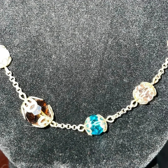 Vintage glass beaded gold tone layering necklace - Picture 3 of 7